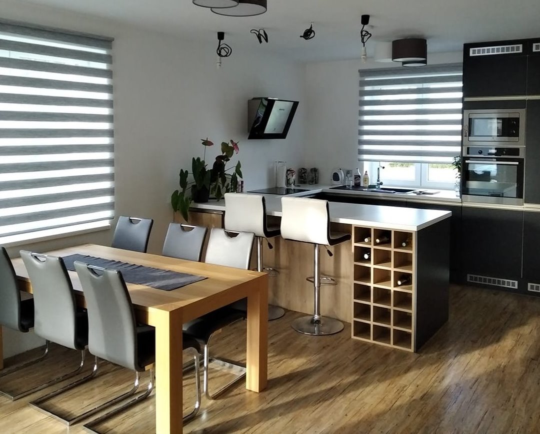 Látkové rolety Deň a noc sú praktické a farebne podtrhnú štýl vášho bývania